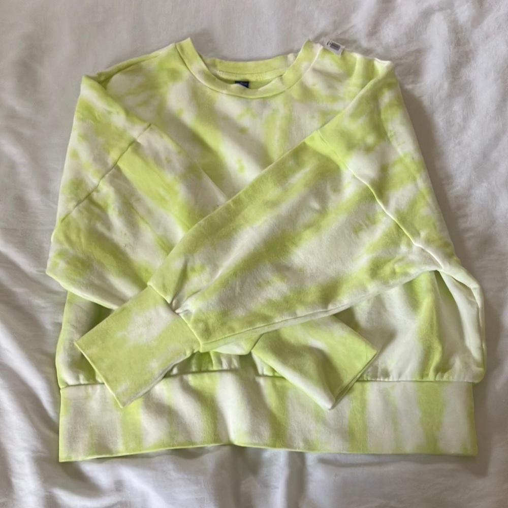 XL yellow cropped young adult top.